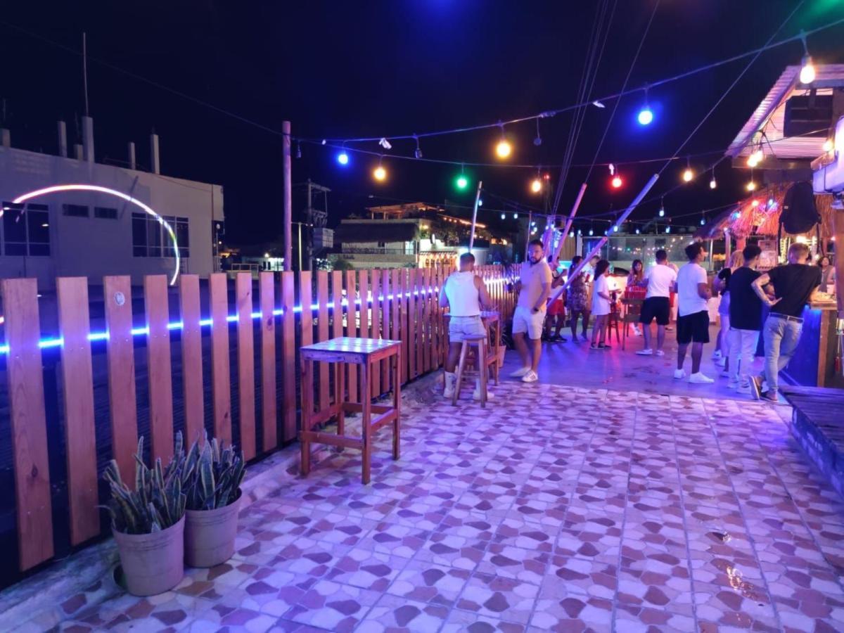 Straw Hat Hostel & Rooftop Bar Tulum Exterior foto